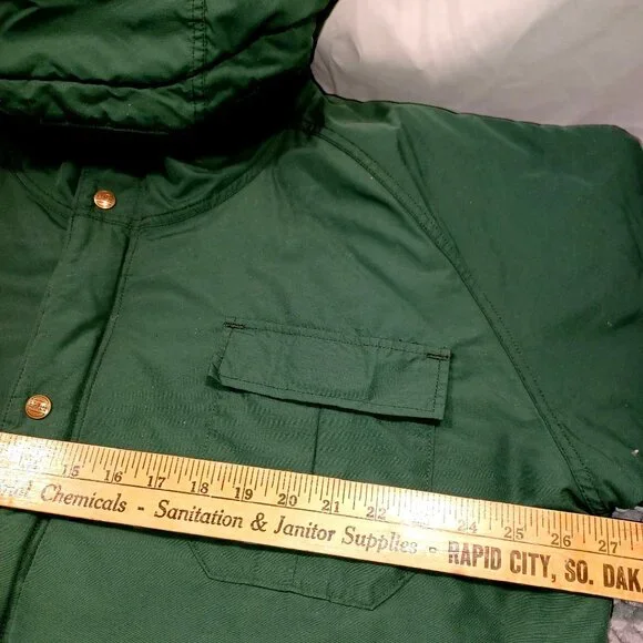 L.L. Bean VTG Green Hooded Parka Zip Snap Pockets Size M Winter Car Coat Mens XL - Picture 13 of 15